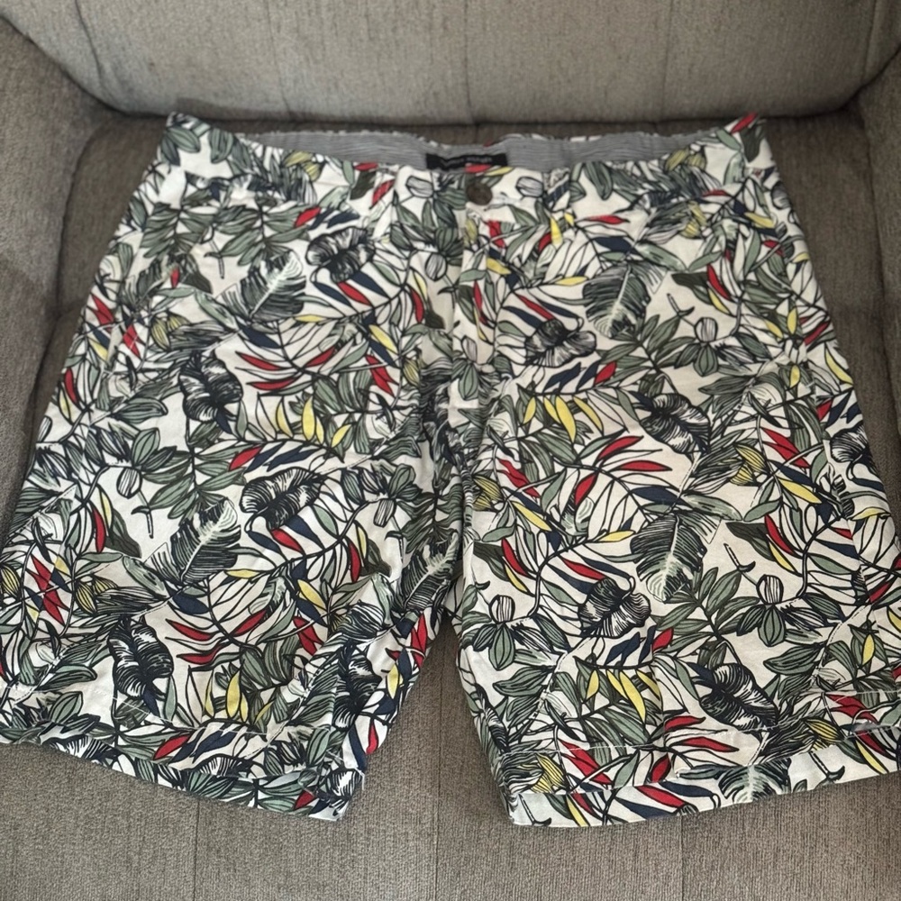 Tommy Hilfiger Shorts Chino Casual Floral Tropical 9” Inseam Cotton Mens 32